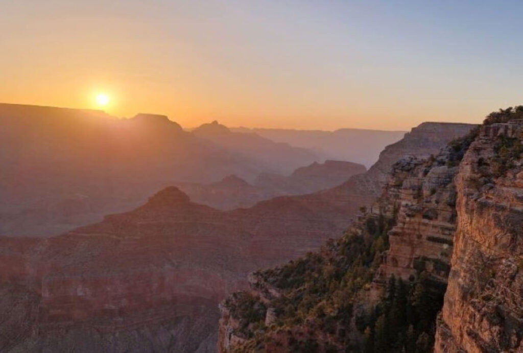 Sonnenaufgang im Grand Canyon
